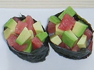 sushi Gunkan Maki_thunfisch & avocado