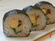 sushi rezept_futo-maki omelett,gurke,shiitake,surimi,rucola
