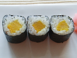 sushi hoso-maki_Gurke & Geräucherter Lachs 