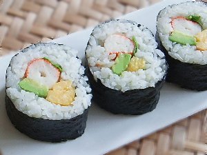 sushi Futo-Maki_surimi,omelett,avocado,rucola