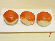 sushi rezept_temari zushi mit Ger%auml;uchertem Lachs